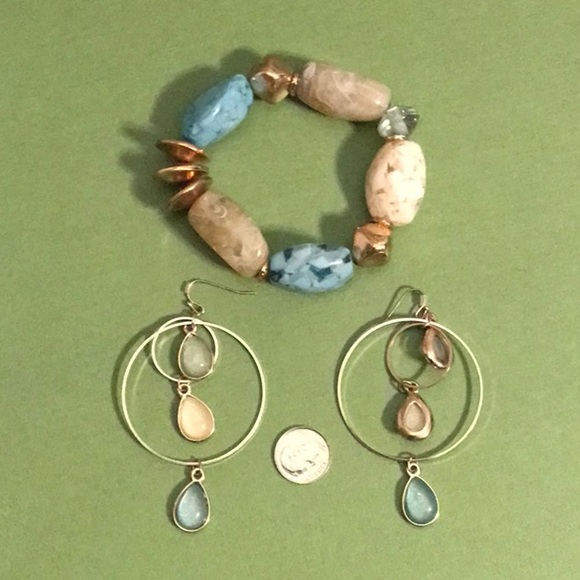 Jewelry - Teal/Gold/Cream Beaded Bracelet & Hoop Earrings